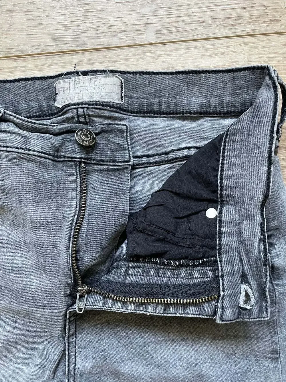 Free People High Rise Busted Knee Skinny Jeans Gray Distressed Women’s 27R